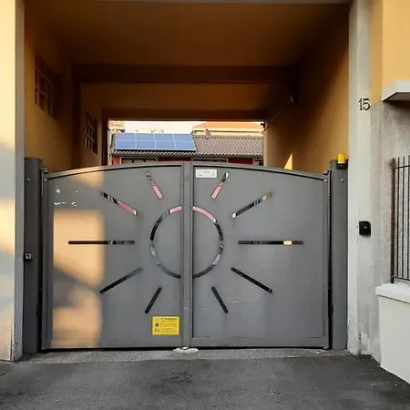 Apartment Cozy Flat + Parking Close To Center/airport *