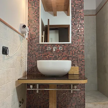 Cozy Flat + Parking Close To Center/airport Apartamento