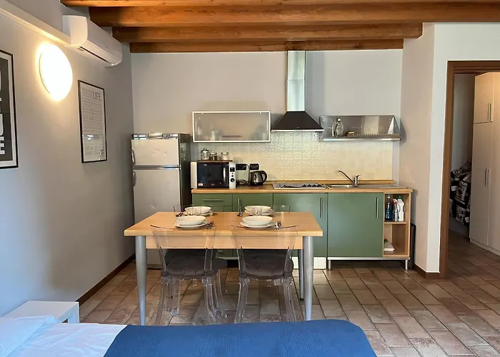 Cozy Flat + Parking Close To Center/airport ベルガモ
