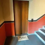 Cozy Flat + Parking Close To Center/airport Apartamento