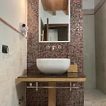 Cozy Flat + Parking Close To Center/airport Apartamento