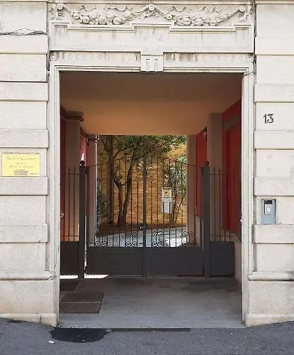 Cozy Flat + Parking Close To Center/airport Διαμέρισμα